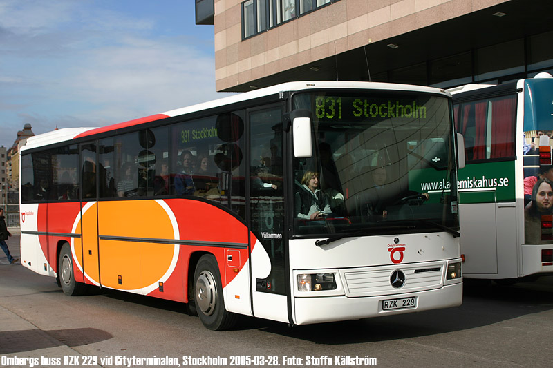 Ombergs_buss_RZK229_Stockholm_Cityterminalen_20050328.jpg